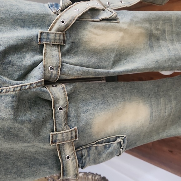 Distressed Washed Cargo Flare Denim - Picture 4 of 8
